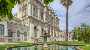 Dolmabahce Palace Skip-the-Line Entry & AudioGuide